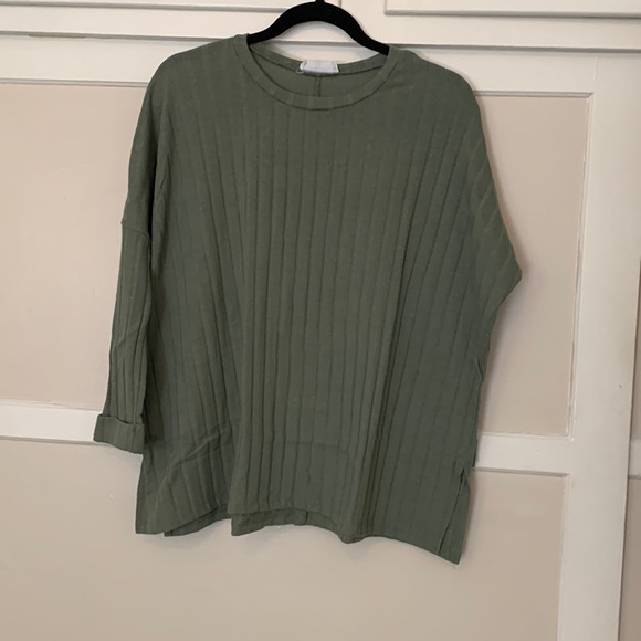 Carly Jean Los Angeles Sweaters - Cjla olive Evelyn